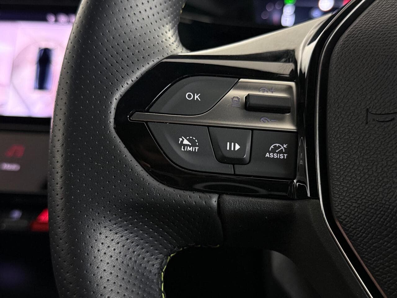 Peugeot 308 thumbnail Misc Controls