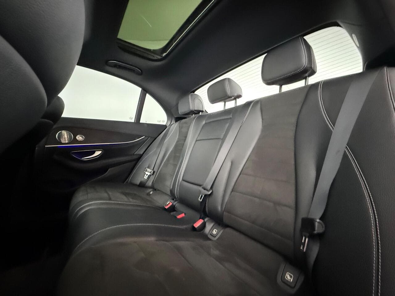 Mercedes-Benz E Class thumbnail Seats Rear