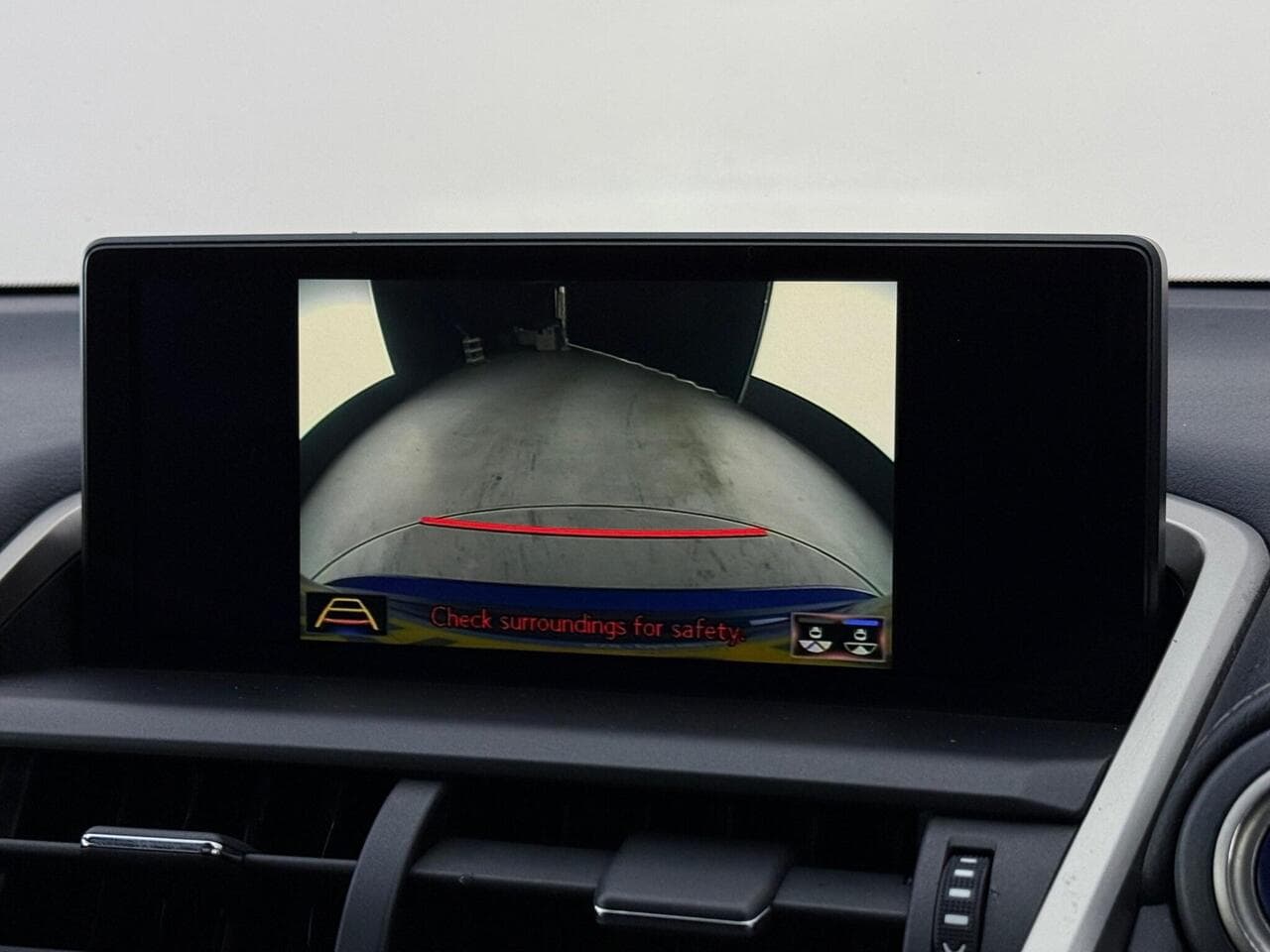 Lexus NX thumbnail Infotainment System