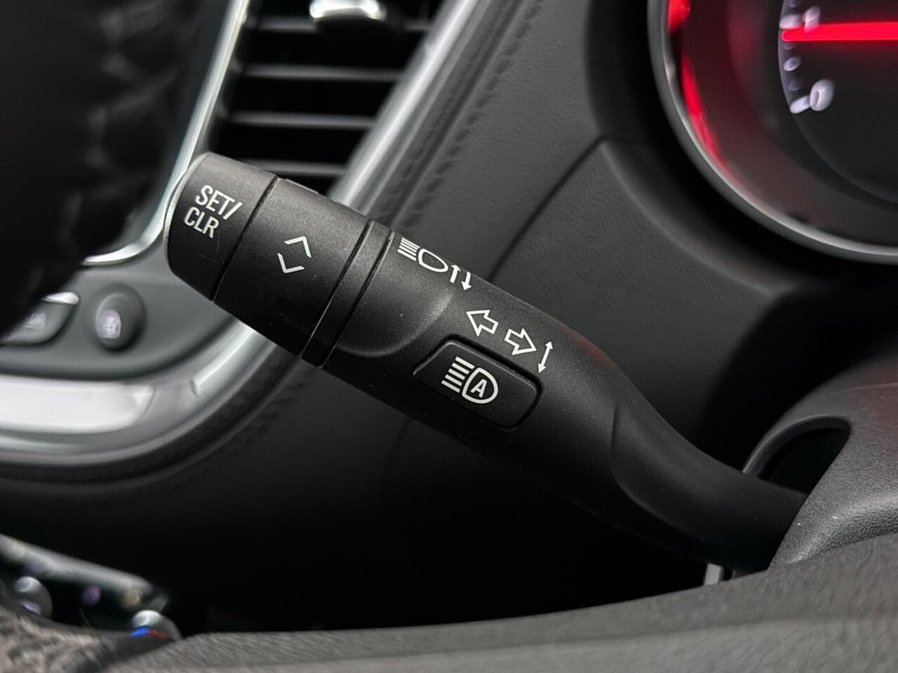 Vauxhall Grandland X thumbnail Misc Controls