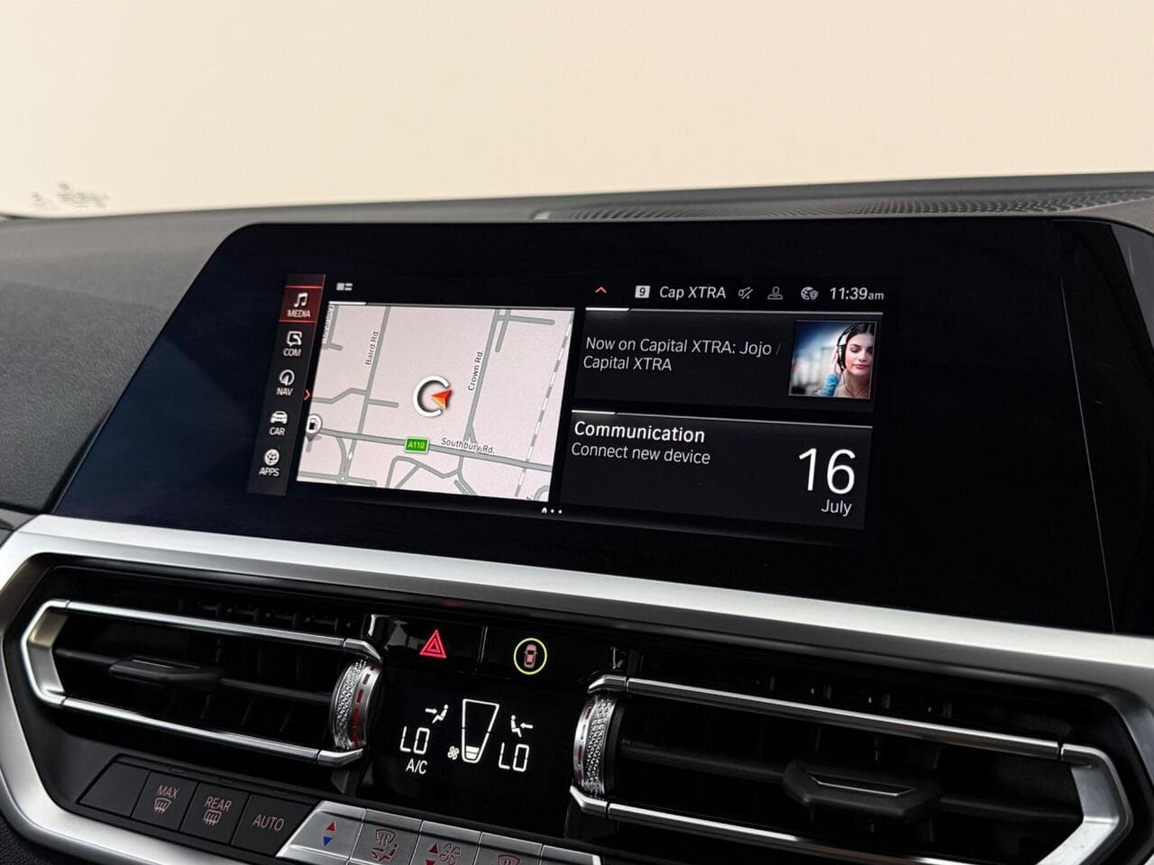 BMW 3 Series thumbnail Infotainment System