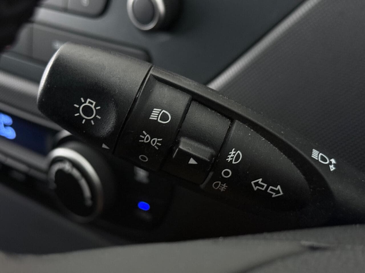 Hyundai i10 thumbnail Misc Controls