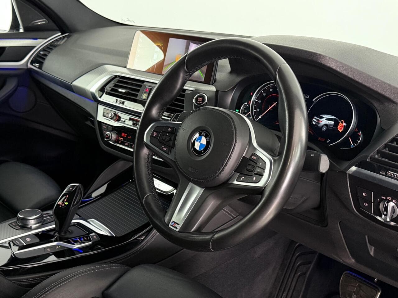 BMW X4 thumbnail Steering Wheel