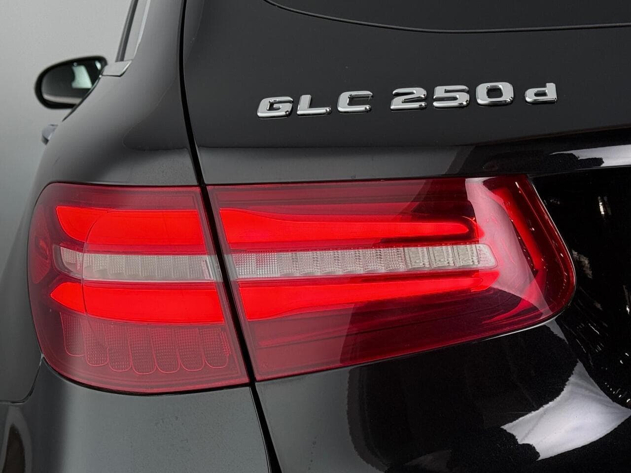 Mercedes-Benz GLC thumbnail Lights Rear