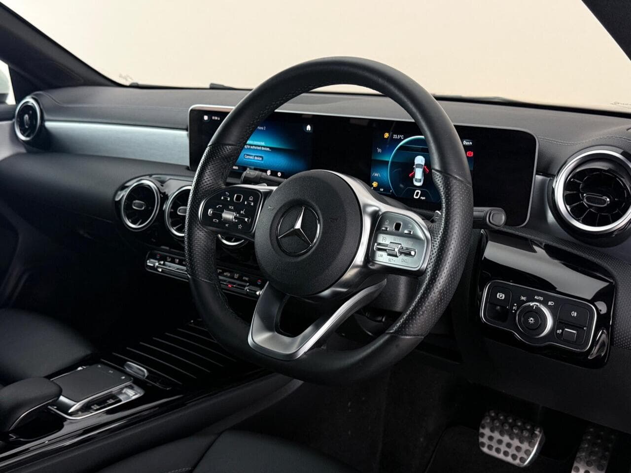 Mercedes-Benz CLA thumbnail Interior Front