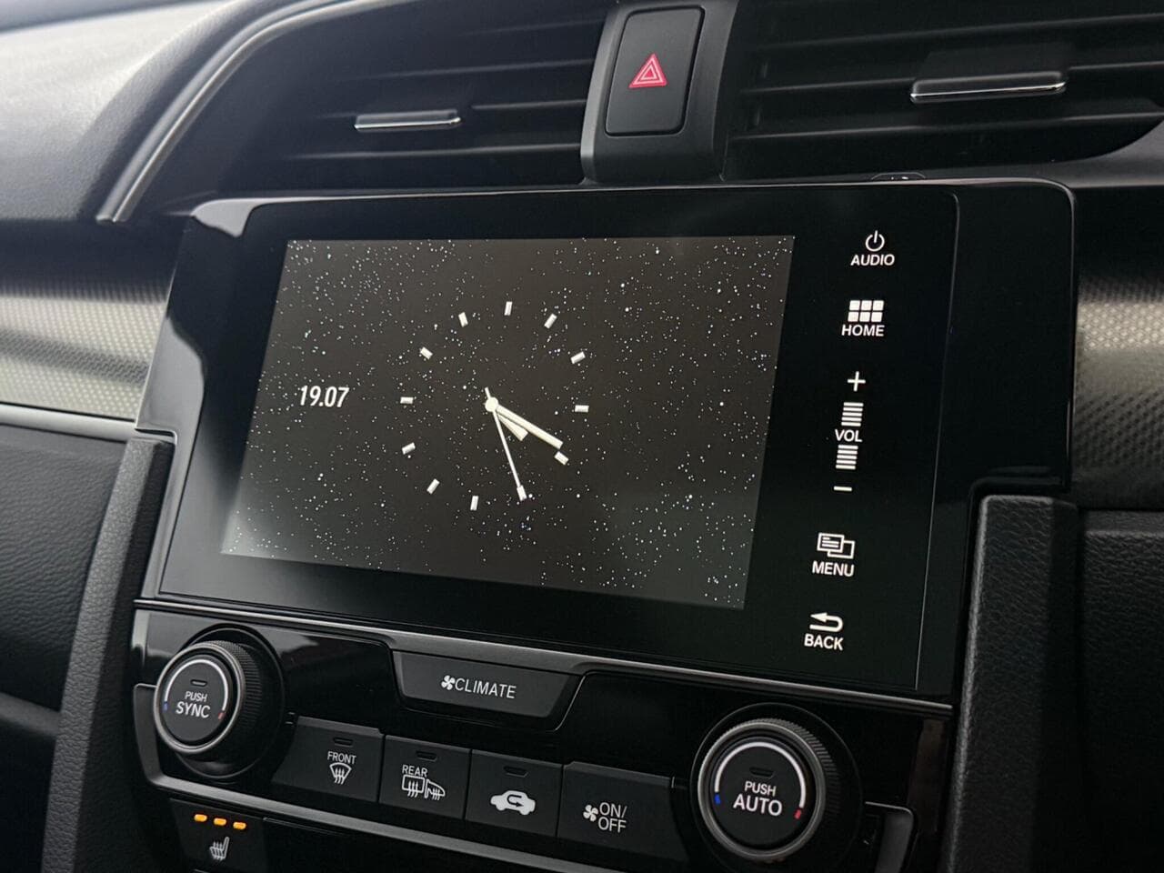 Honda Civic thumbnail Infotainment System