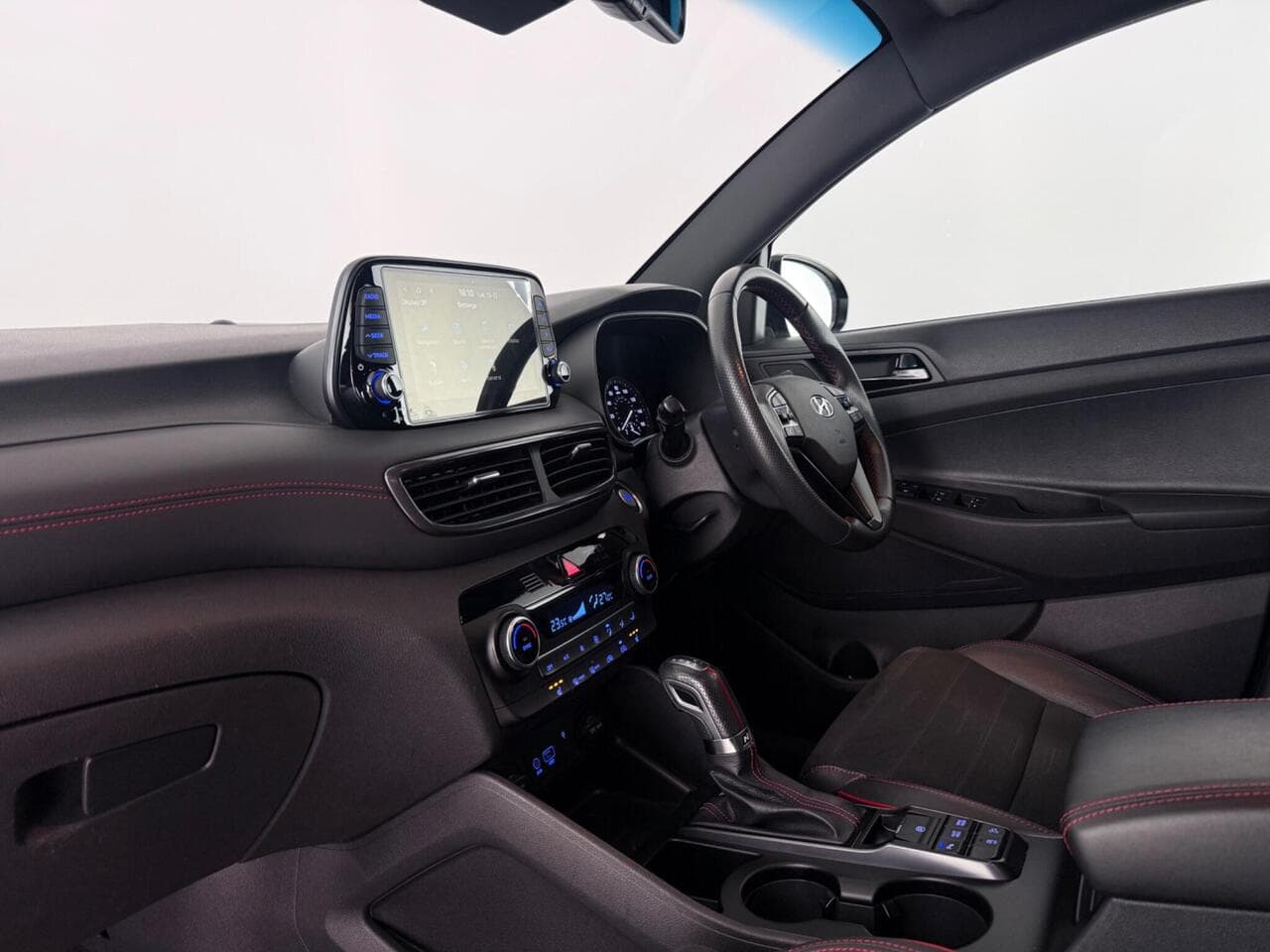 Hyundai TUCSON thumbnail Interior Front