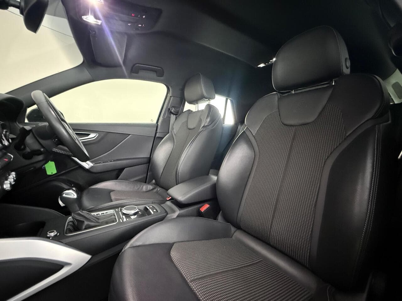 Audi Q2 thumbnail Seat Front Passenger