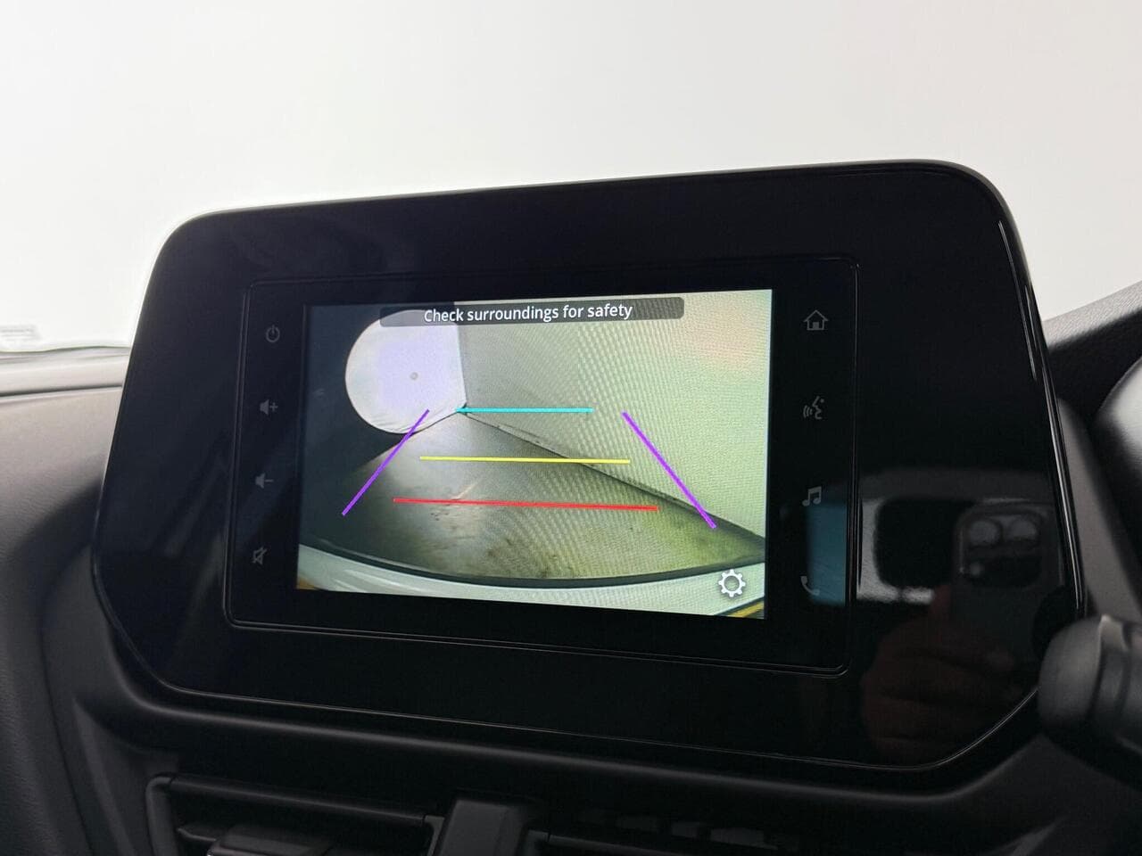 Suzuki S-Cross thumbnail Infotainment System