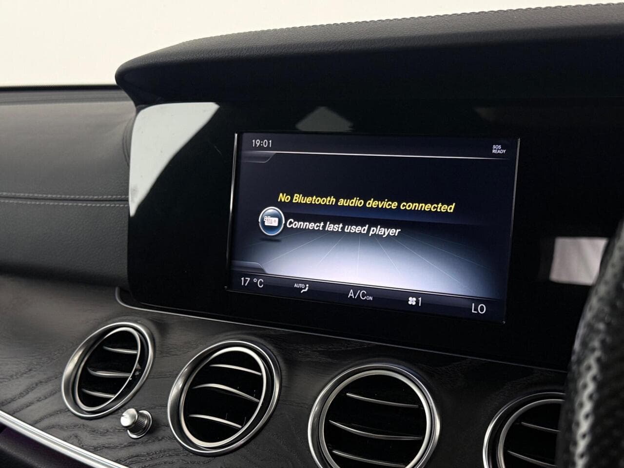 Mercedes-Benz E Class thumbnail Infotainment System
