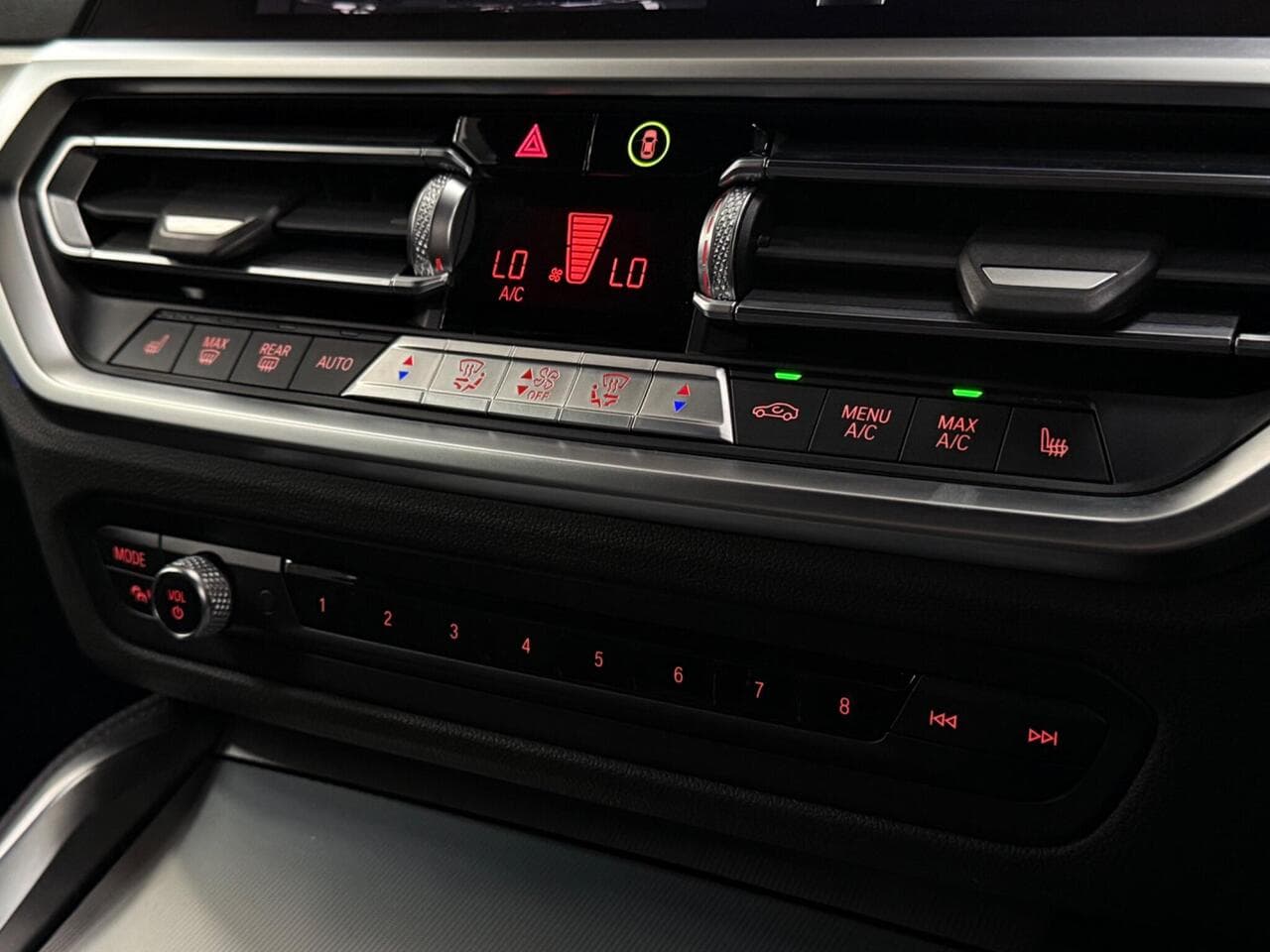 BMW 3 Series thumbnail Infotainment System
