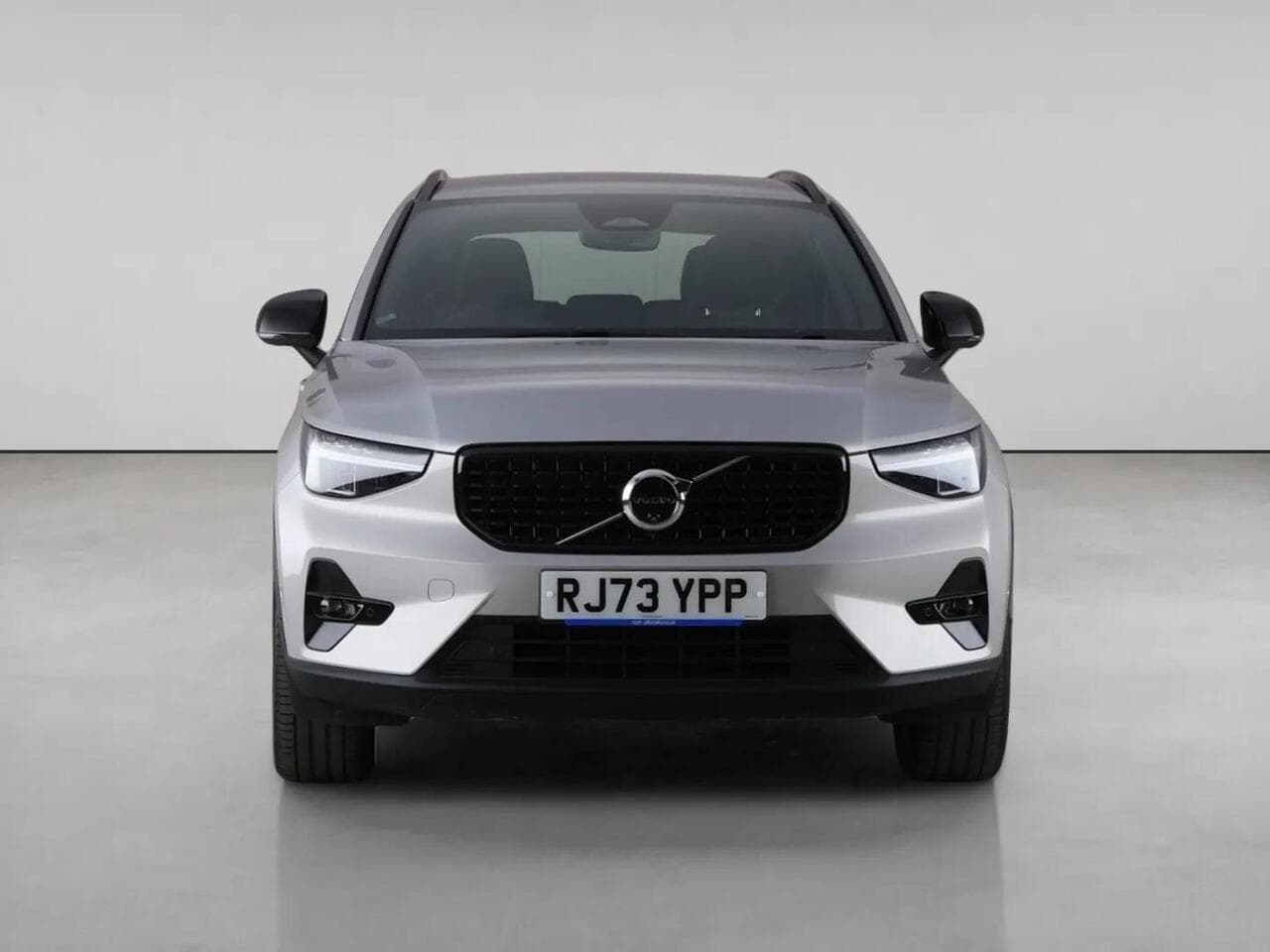 Volvo XC40 thumbnail Front