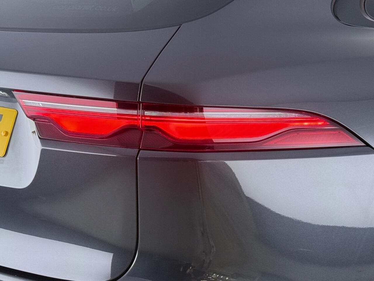 Jaguar F-PACE thumbnail Lights Rear