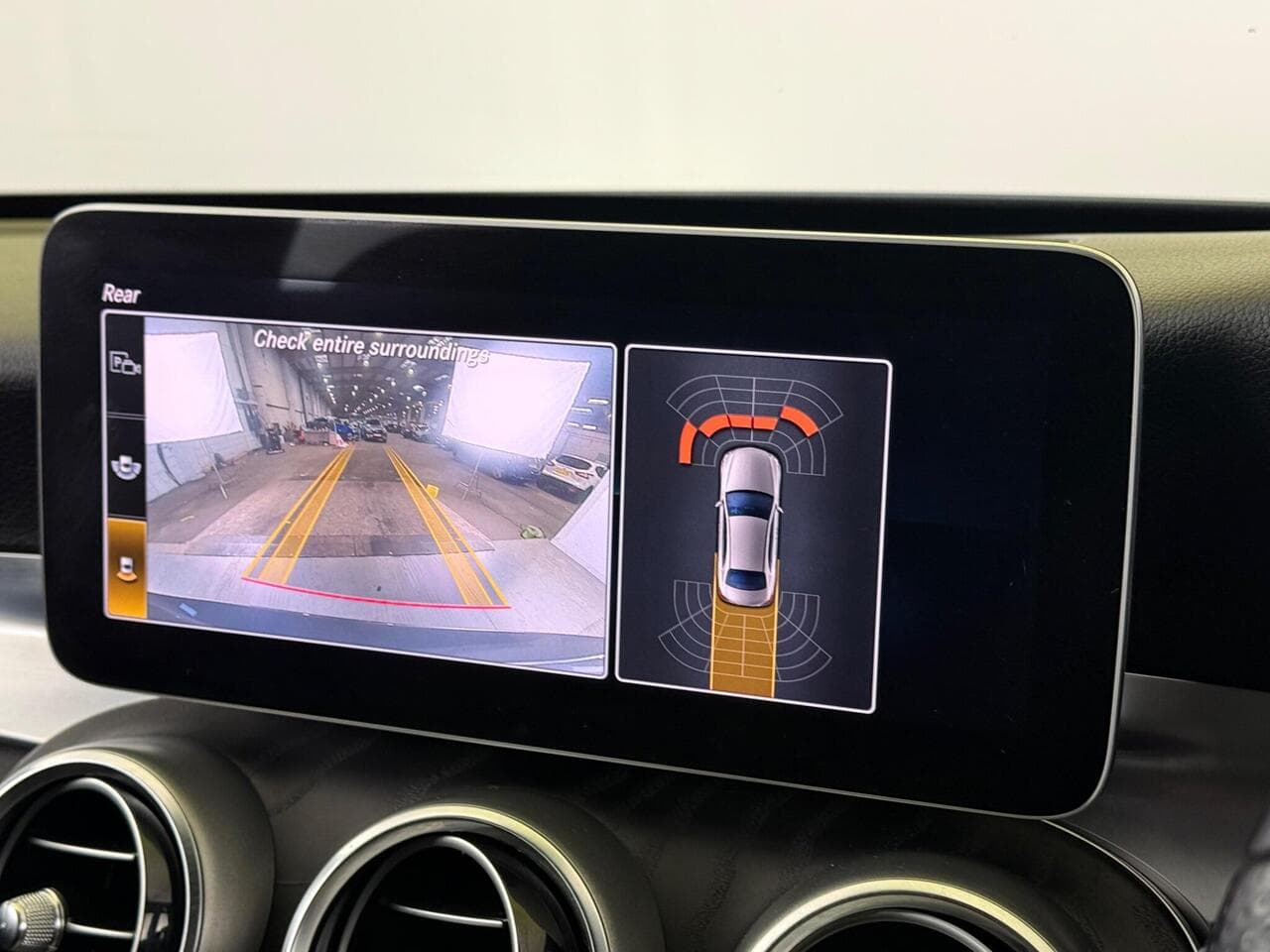 Mercedes-Benz C Class thumbnail Infotainment System