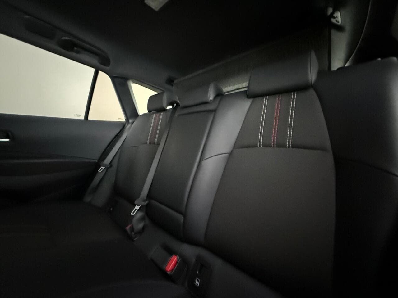 Toyota Corolla thumbnail Seats Rear