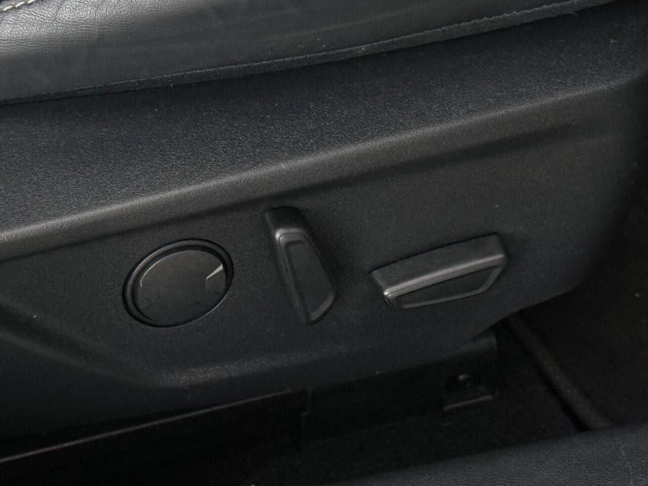 Ford Focus thumbnail Misc Controls