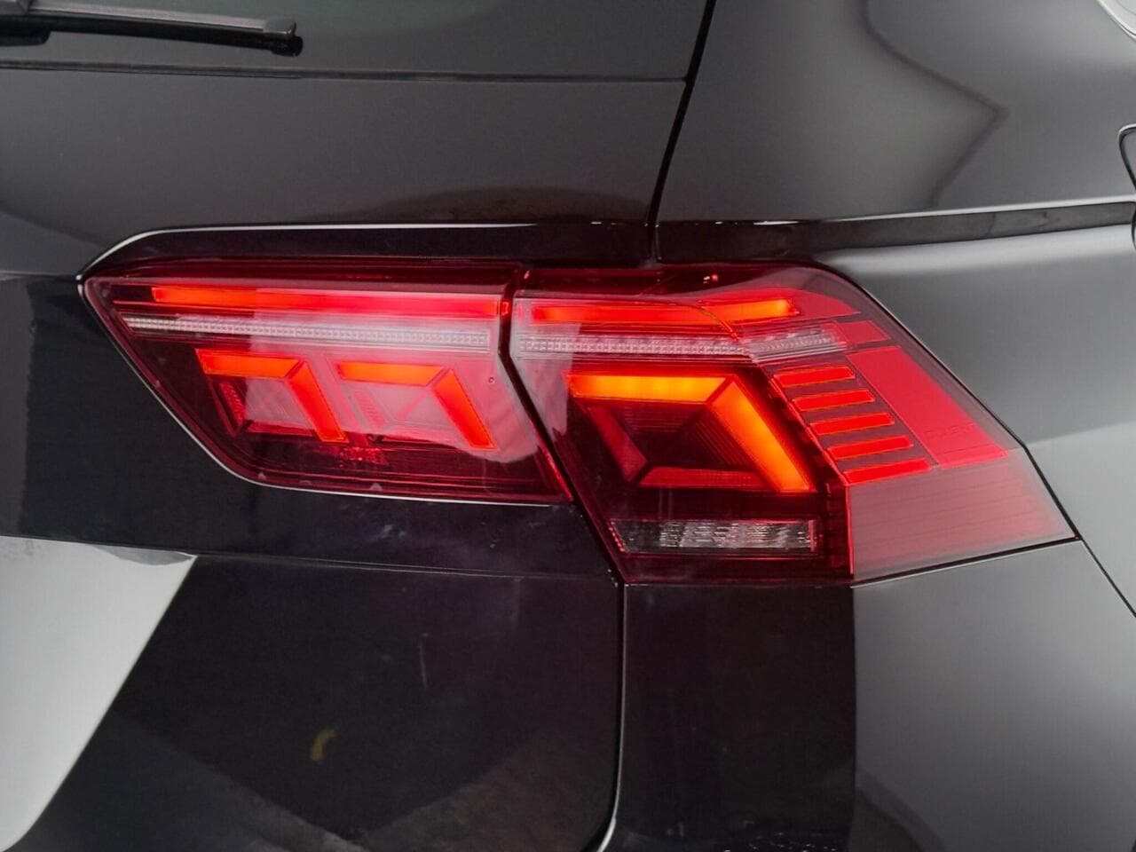 Volkswagen Tiguan thumbnail Lights Rear