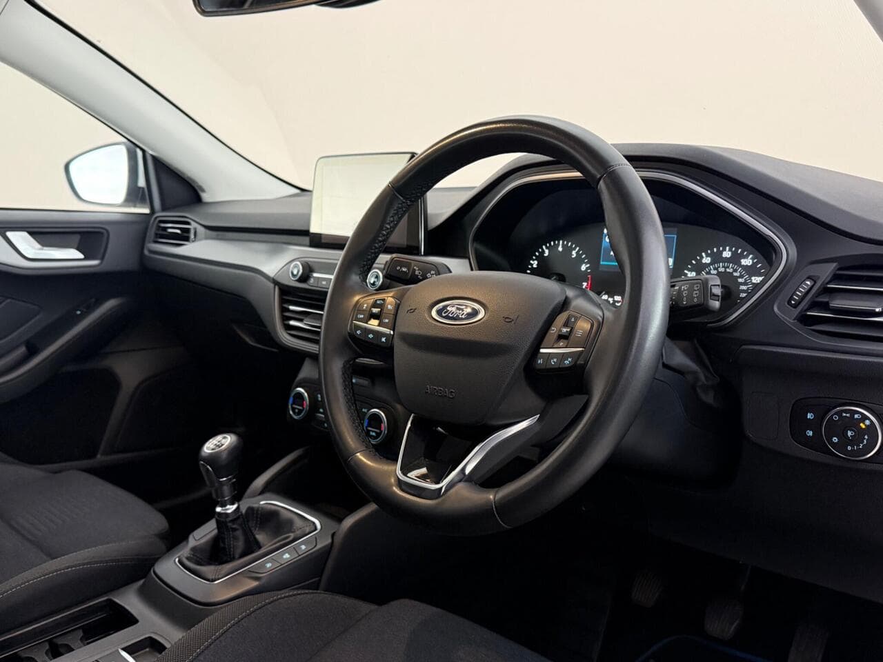 Ford Focus thumbnail Interior Front
