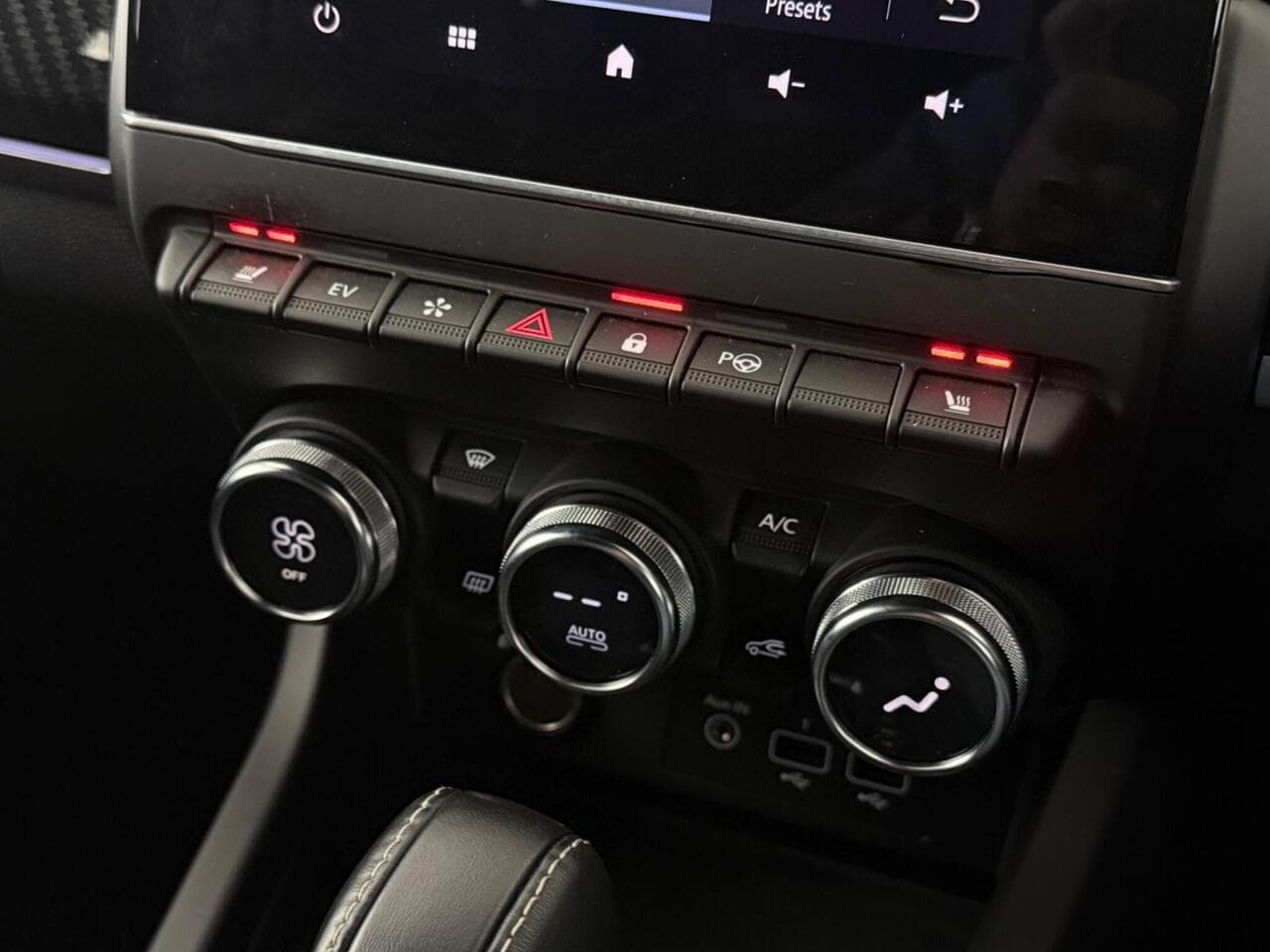 Renault Arkana thumbnail Misc Controls