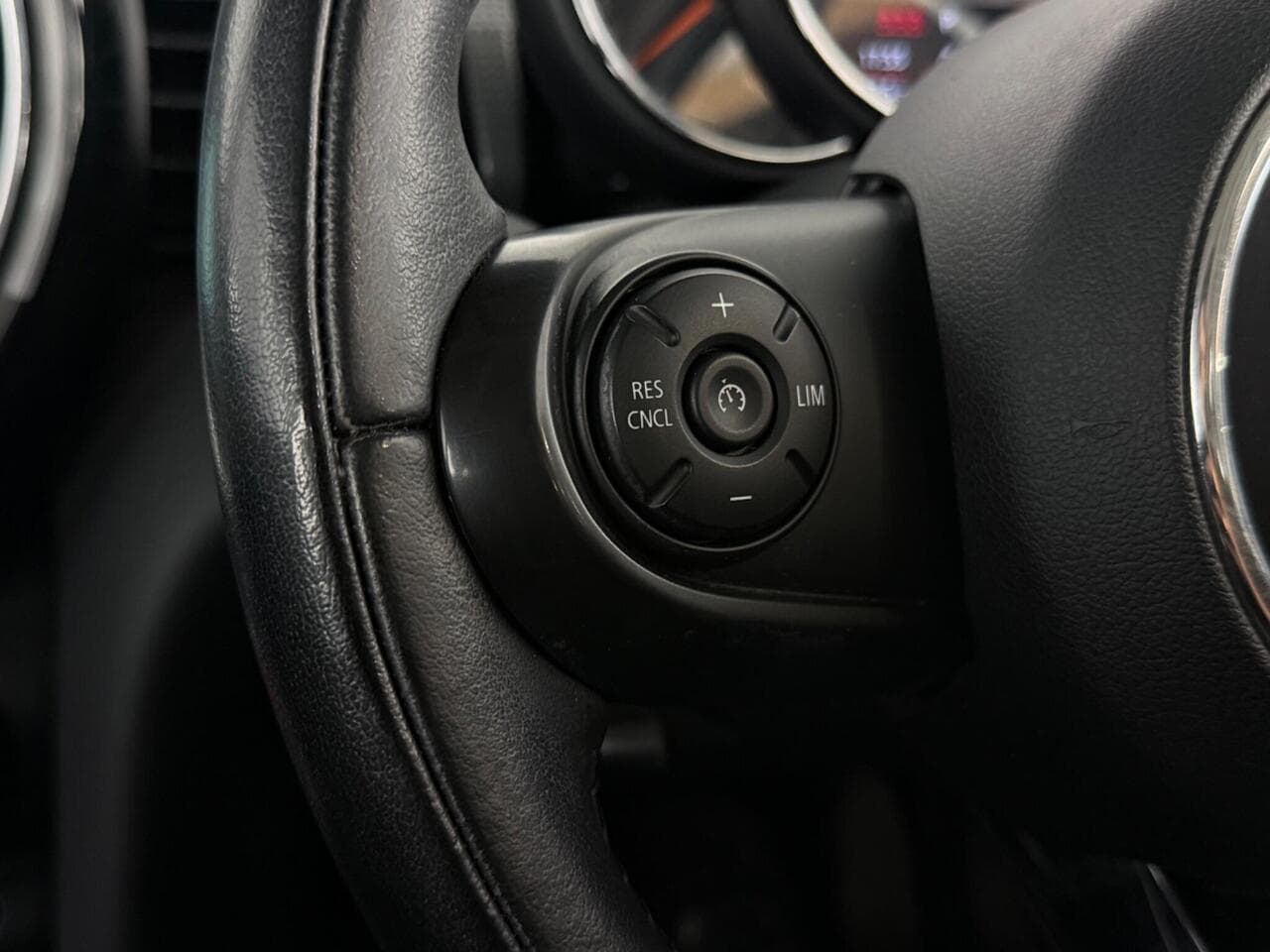 MINI Hatch thumbnail Misc Controls