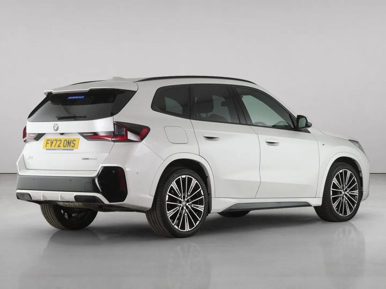 BMW X1 thumbnail Rear Right