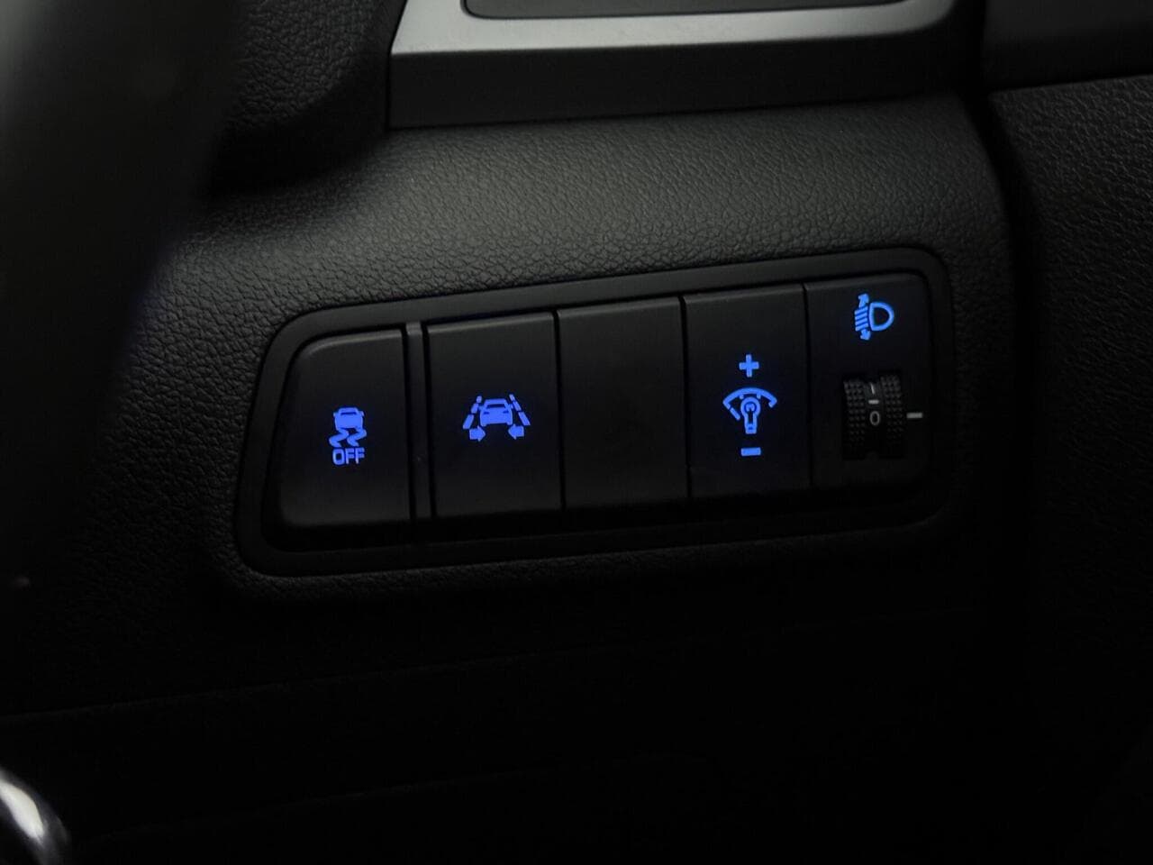 Hyundai TUCSON thumbnail Misc Controls