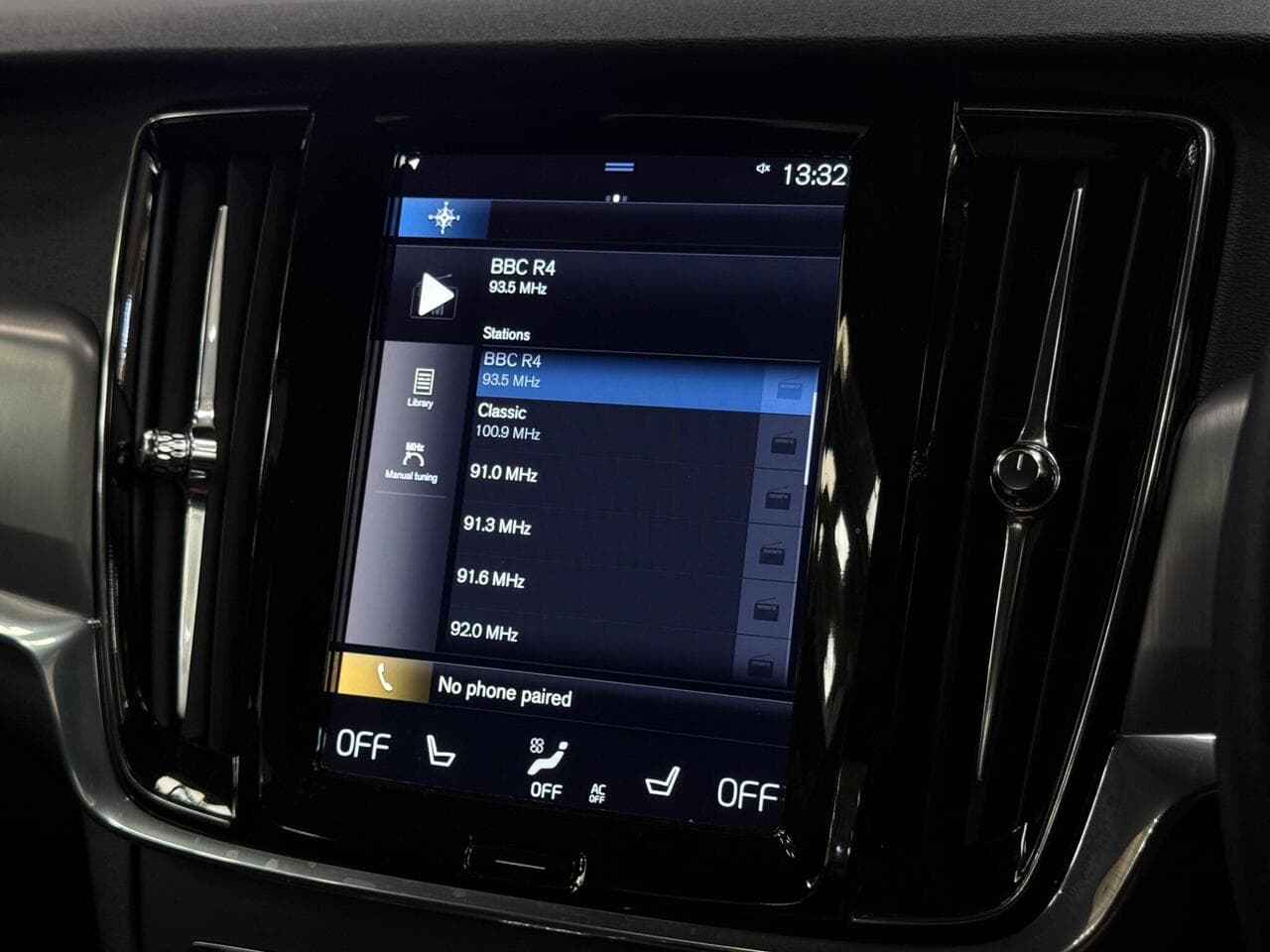 Volvo S90 thumbnail Infotainment System