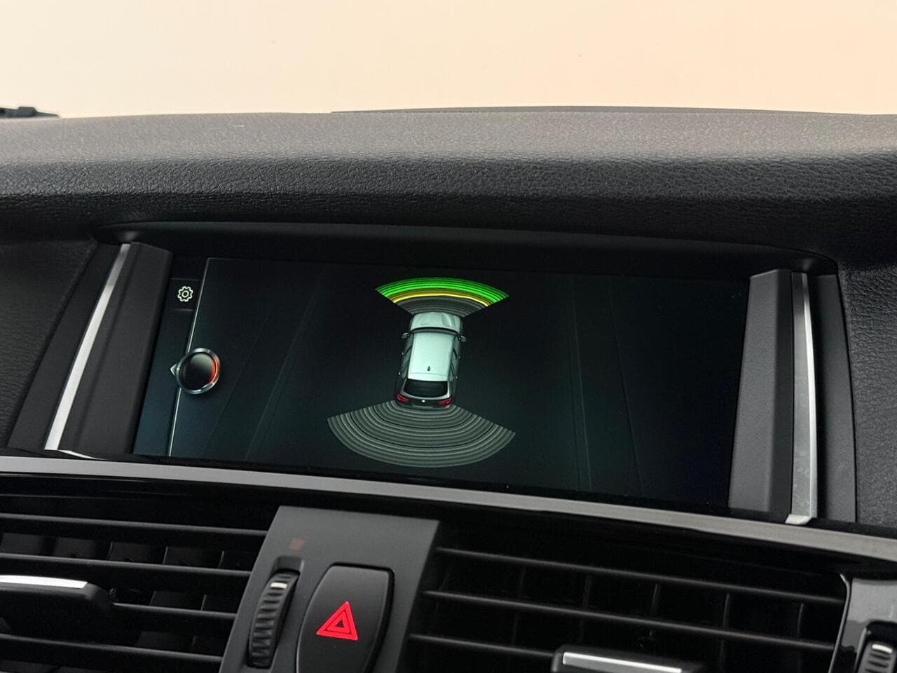 BMW X3 thumbnail Infotainment System