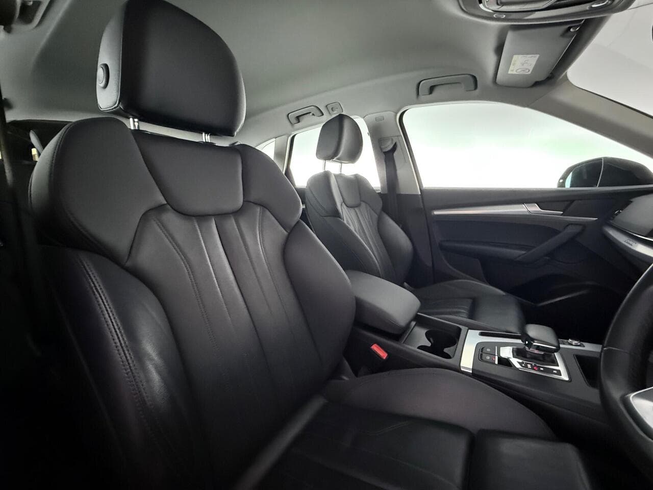 Audi Q5 thumbnail Seat Driver