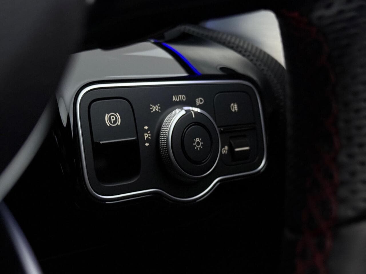 Mercedes-Benz CLA thumbnail Misc Controls