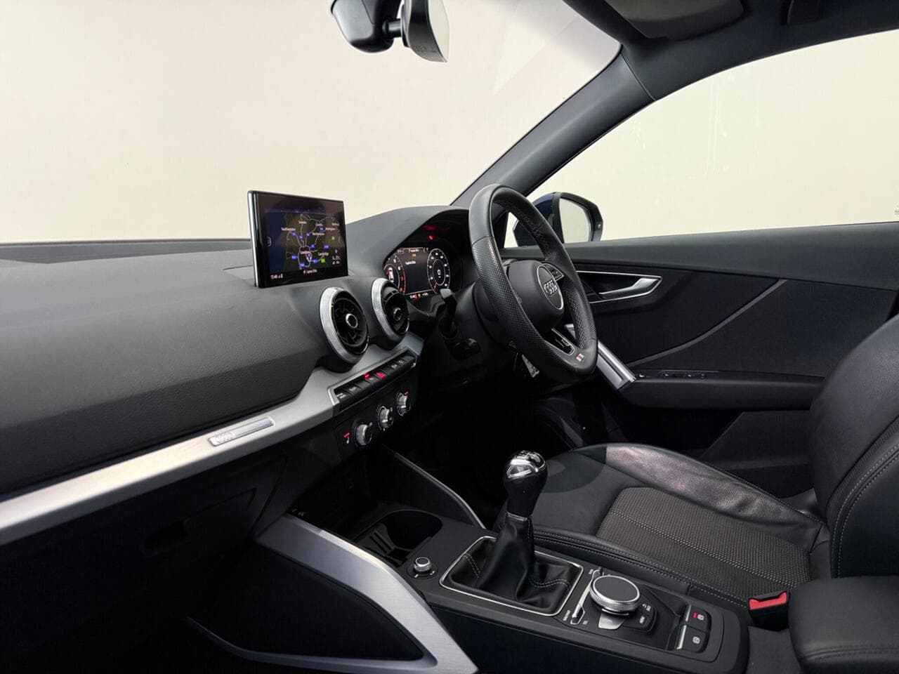 Audi Q2 thumbnail Interior Front
