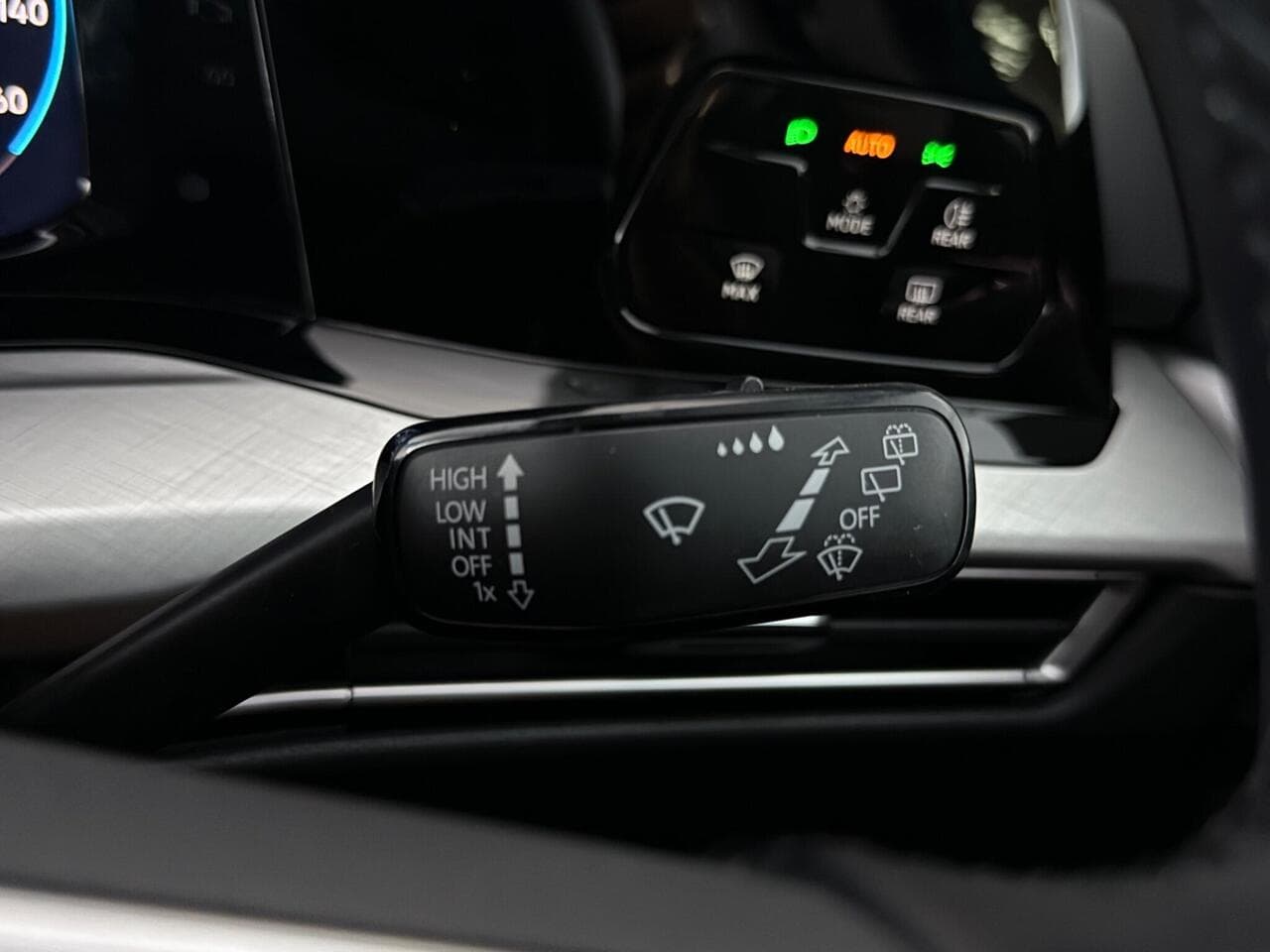 Volkswagen Golf thumbnail Misc Controls