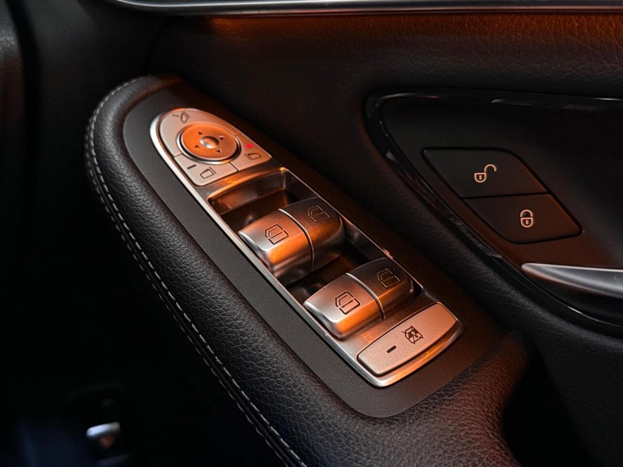 Mercedes-Benz GLC thumbnail Misc Controls