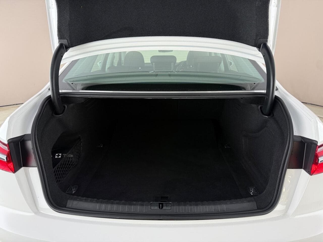 Audi A6 Saloon thumbnail Boot