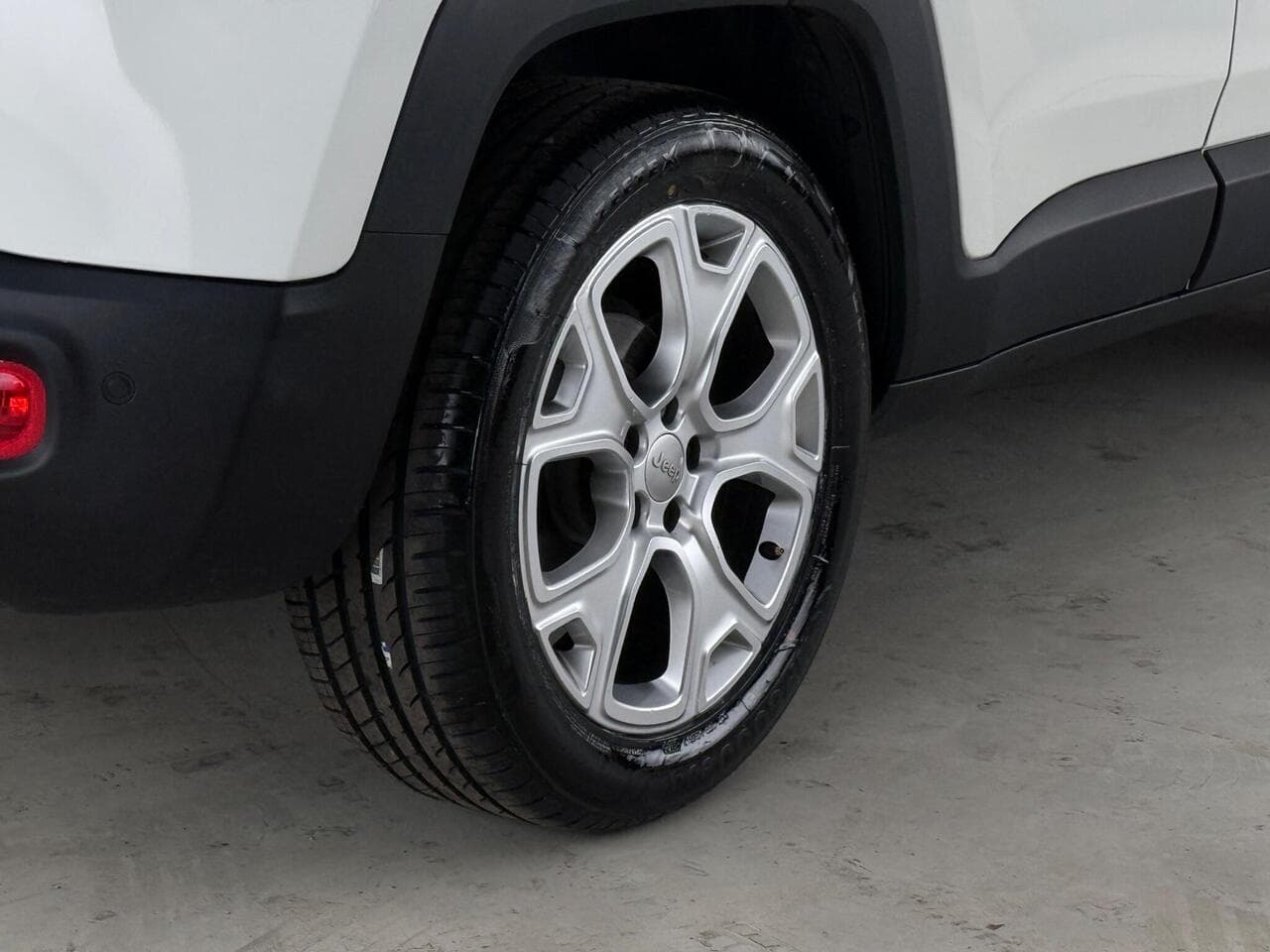 Jeep Renegade thumbnail Wheel
