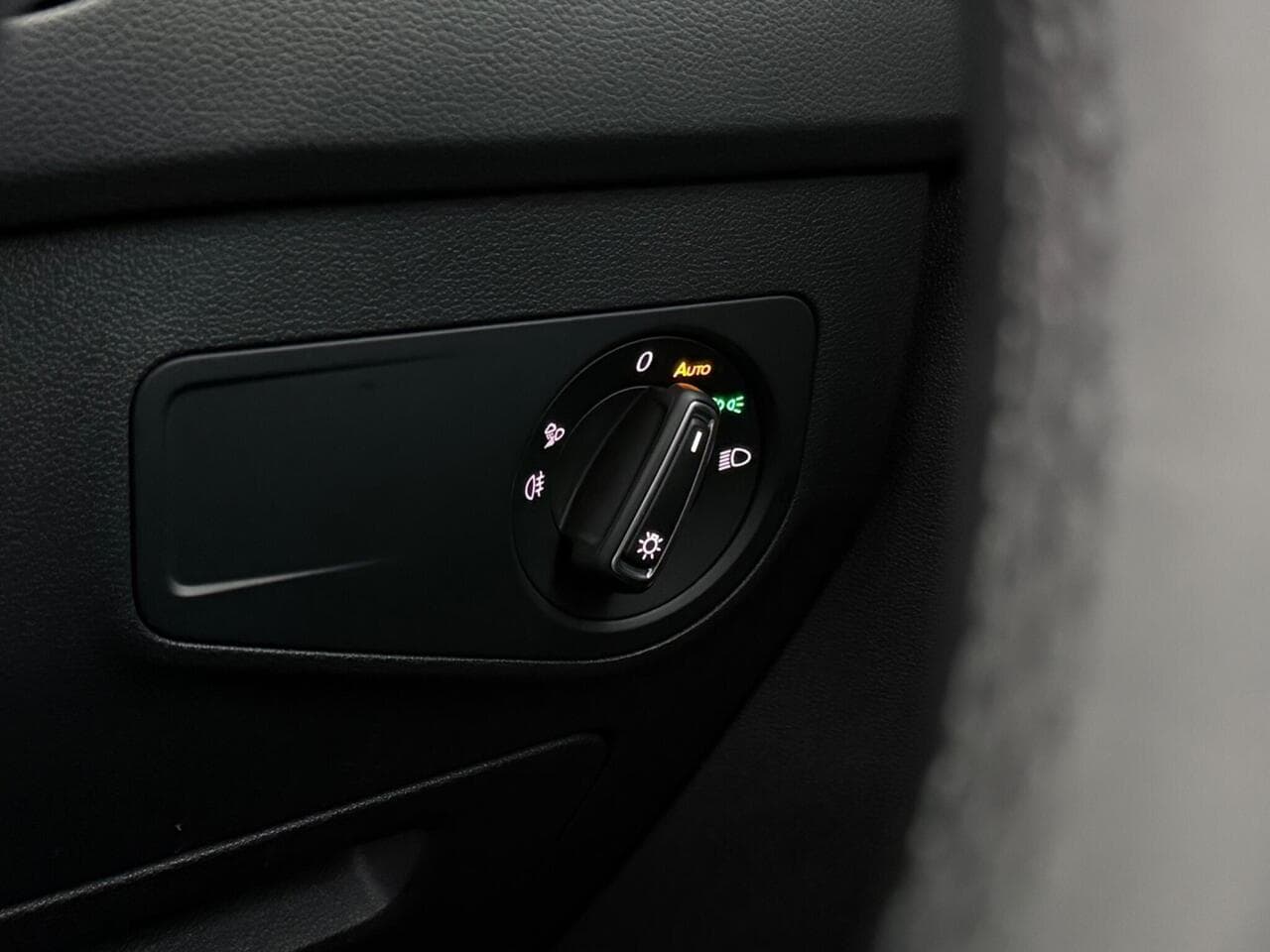 Volkswagen Tiguan thumbnail Misc Controls