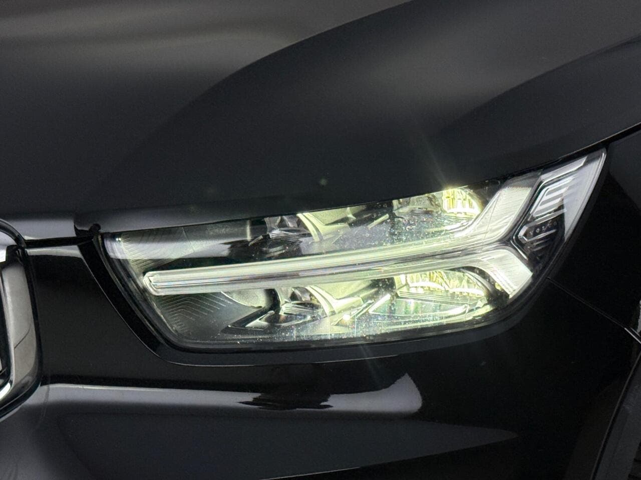 Volvo XC40 thumbnail Lights Front
