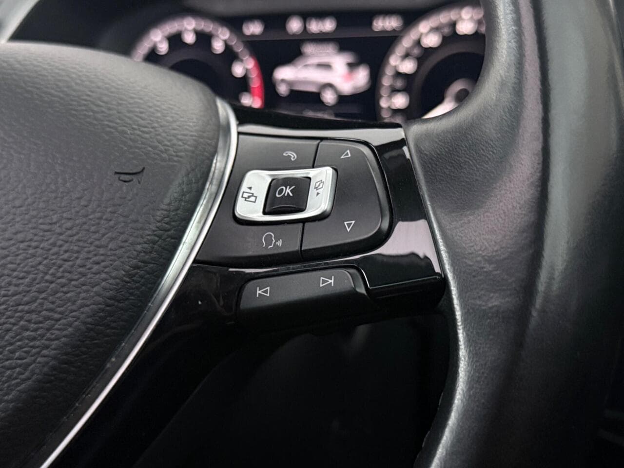 Volkswagen Tiguan thumbnail Misc Controls