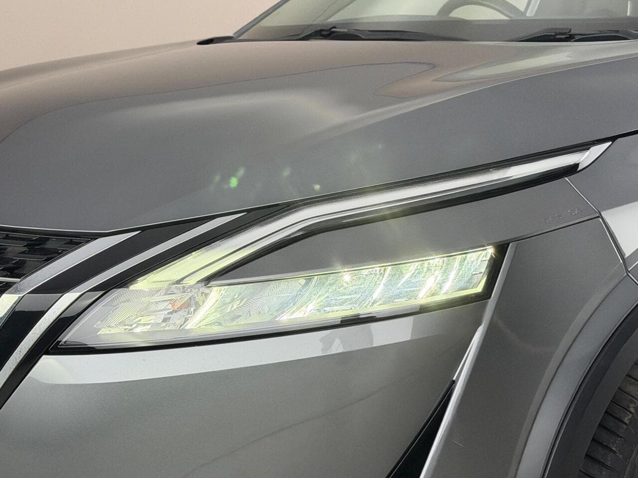 Nissan Qashqai thumbnail Lights Front
