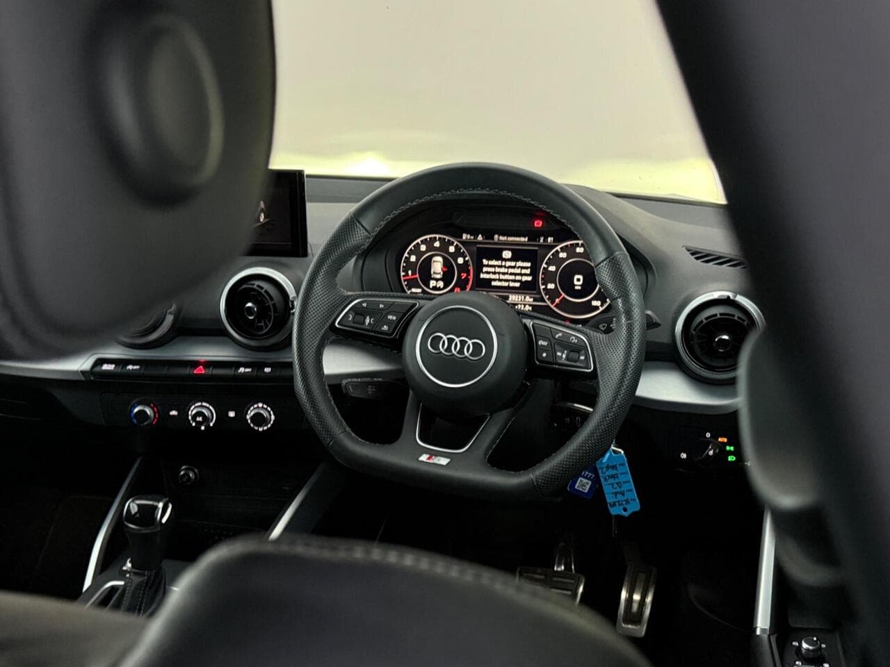 Audi Q2 thumbnail Interior Front