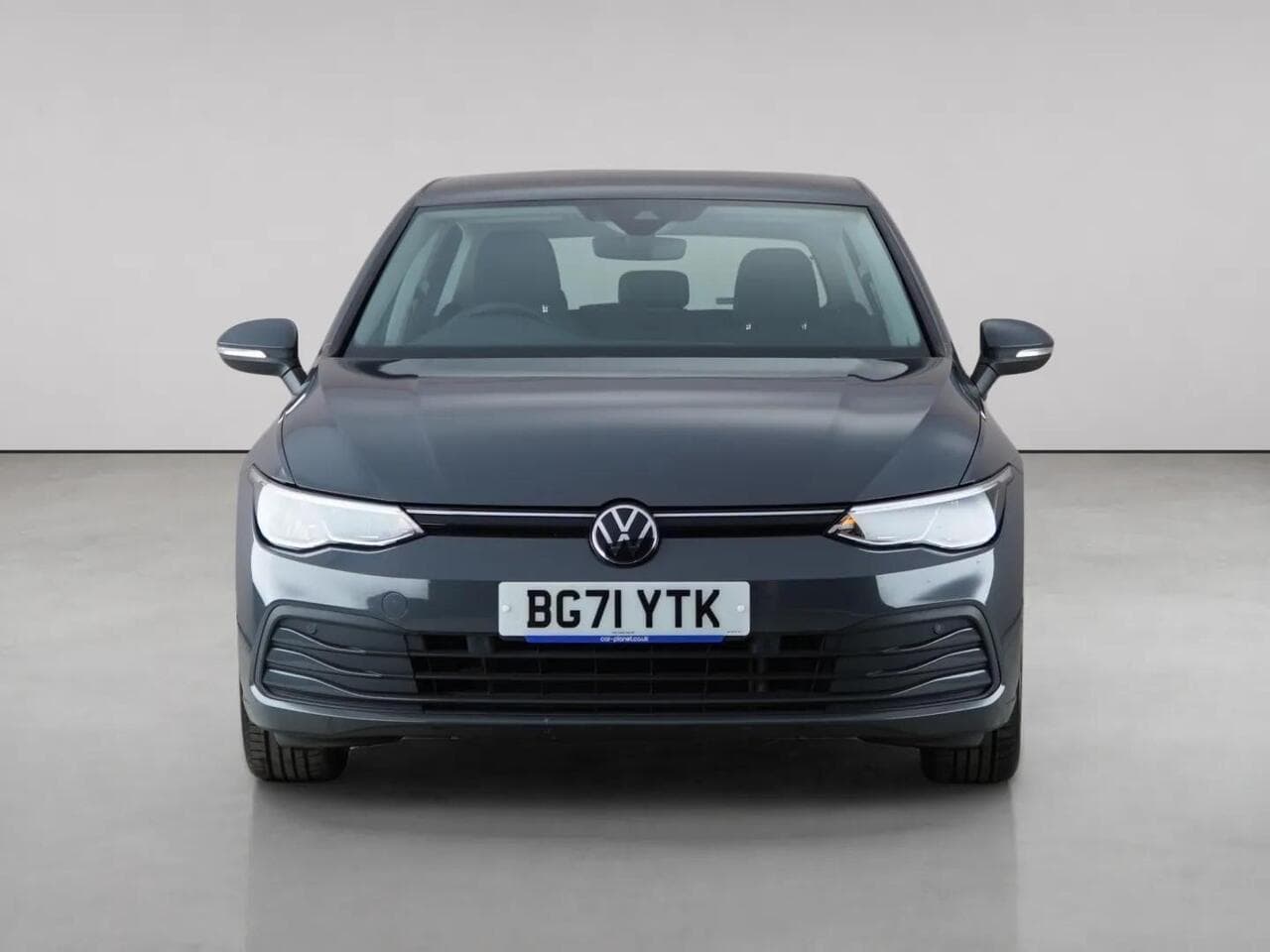 Volkswagen Golf thumbnail Front