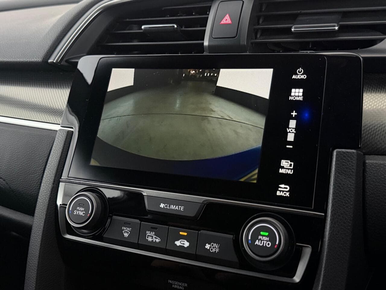 Honda Civic thumbnail Infotainment System