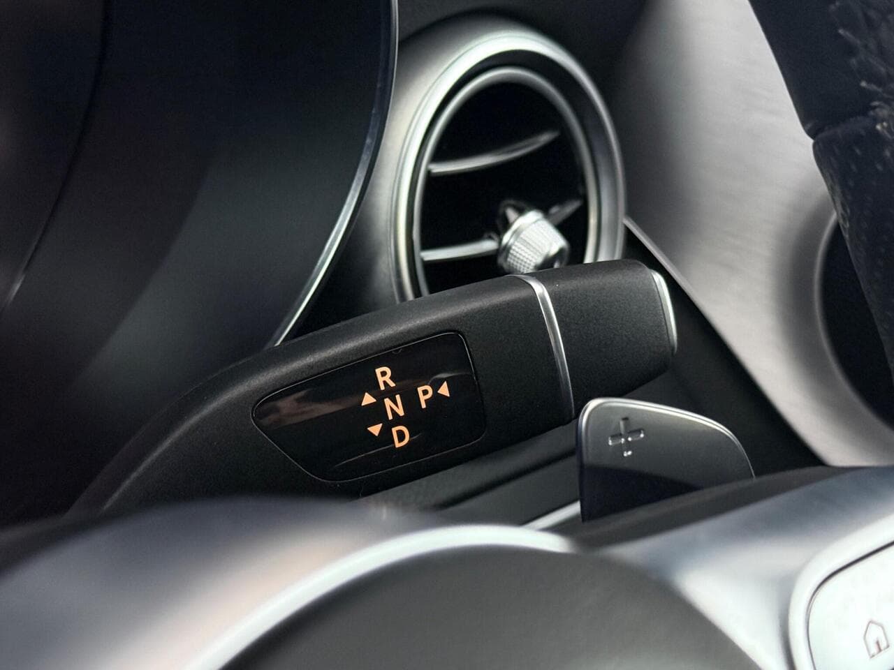 Mercedes-Benz C Class thumbnail Misc Controls