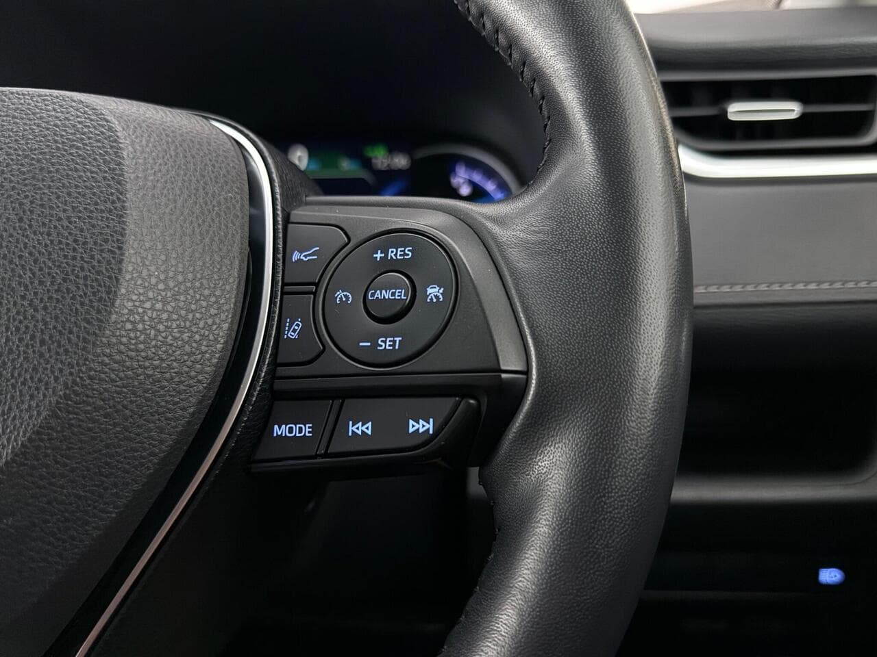 Toyota RAV4 thumbnail Misc Controls