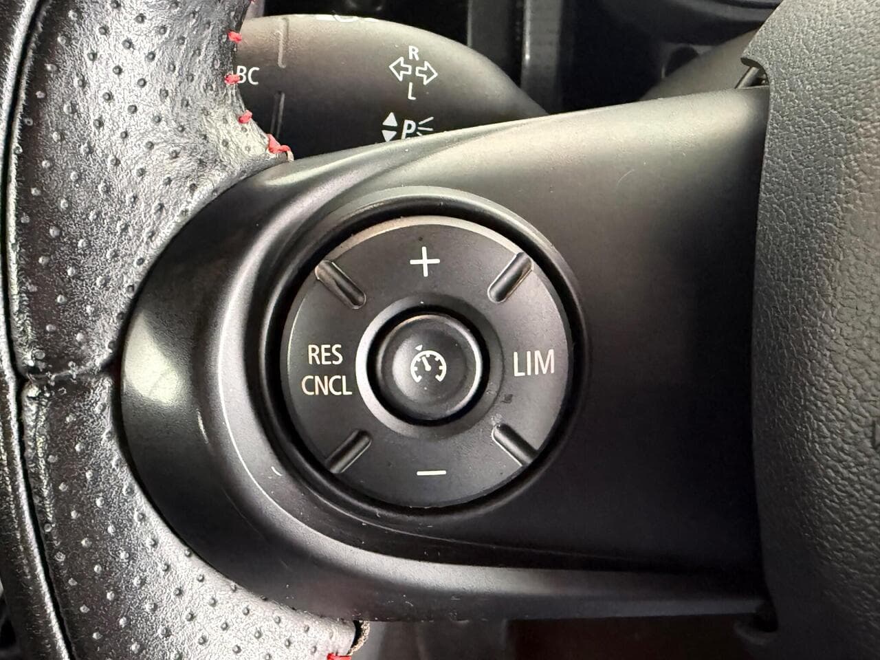 MINI Convertible thumbnail Misc Controls