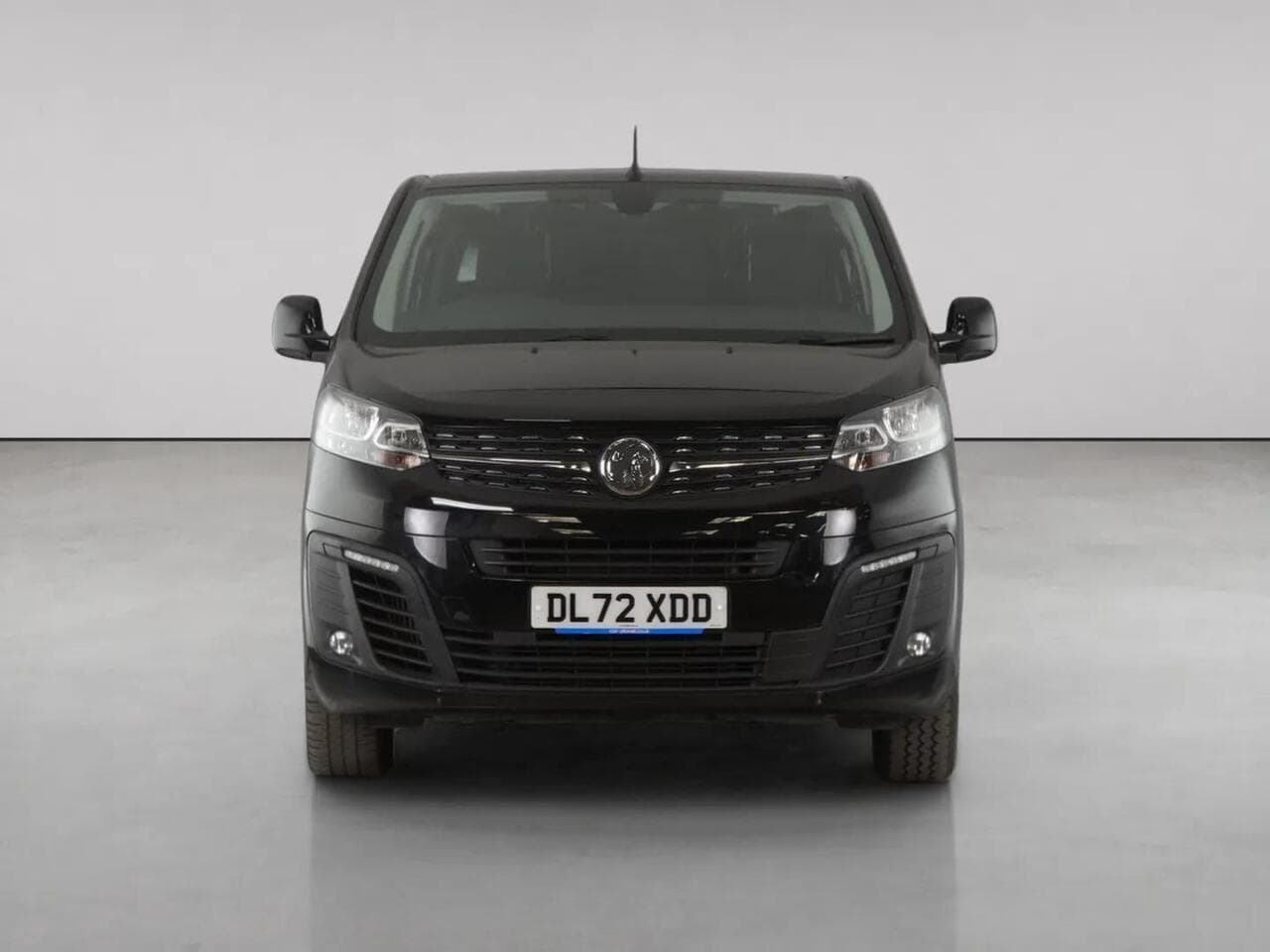 Vauxhall Vivaro thumbnail Front