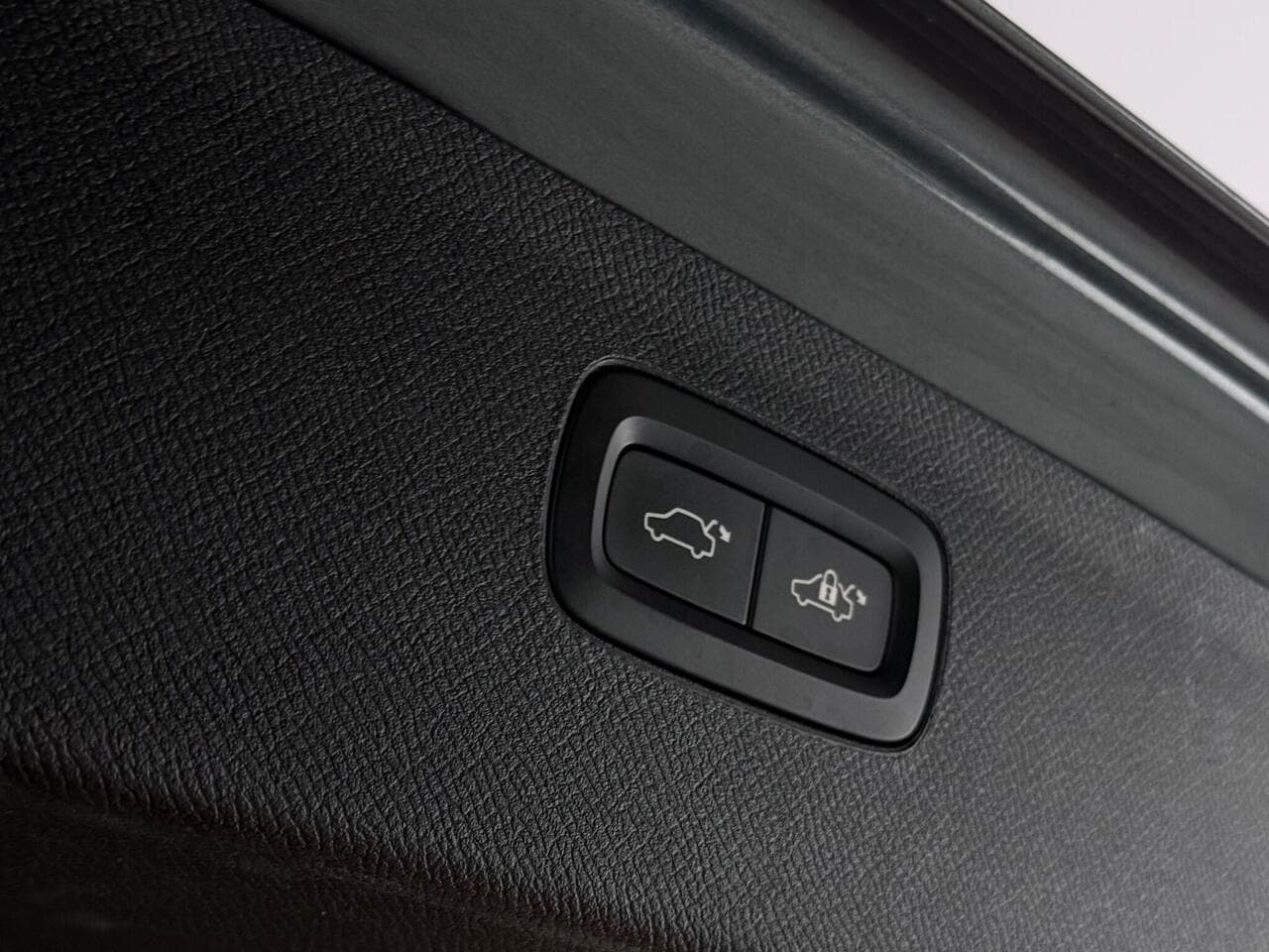 Volvo XC90 thumbnail Misc Controls