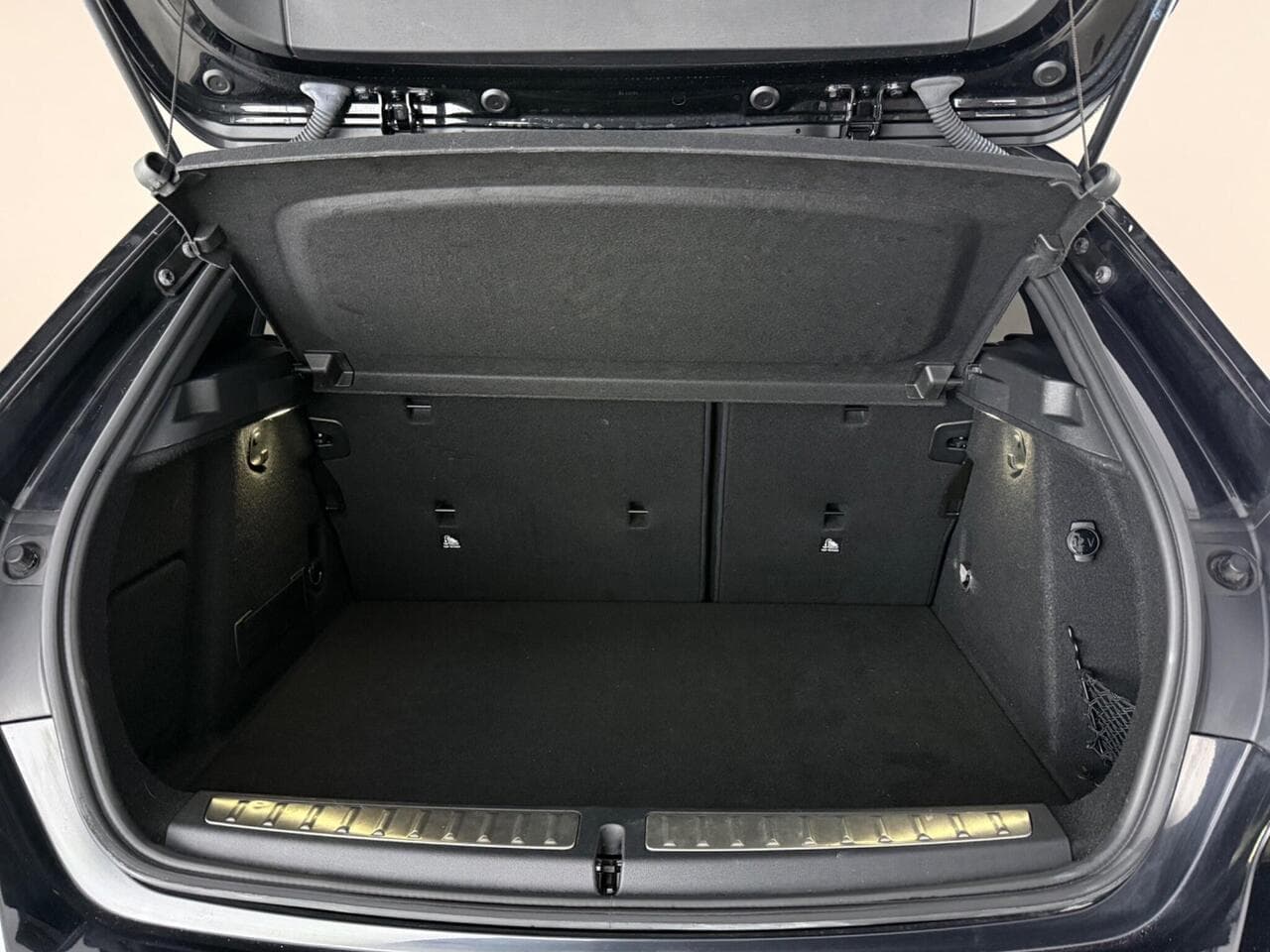 BMW 1 Series thumbnail Boot