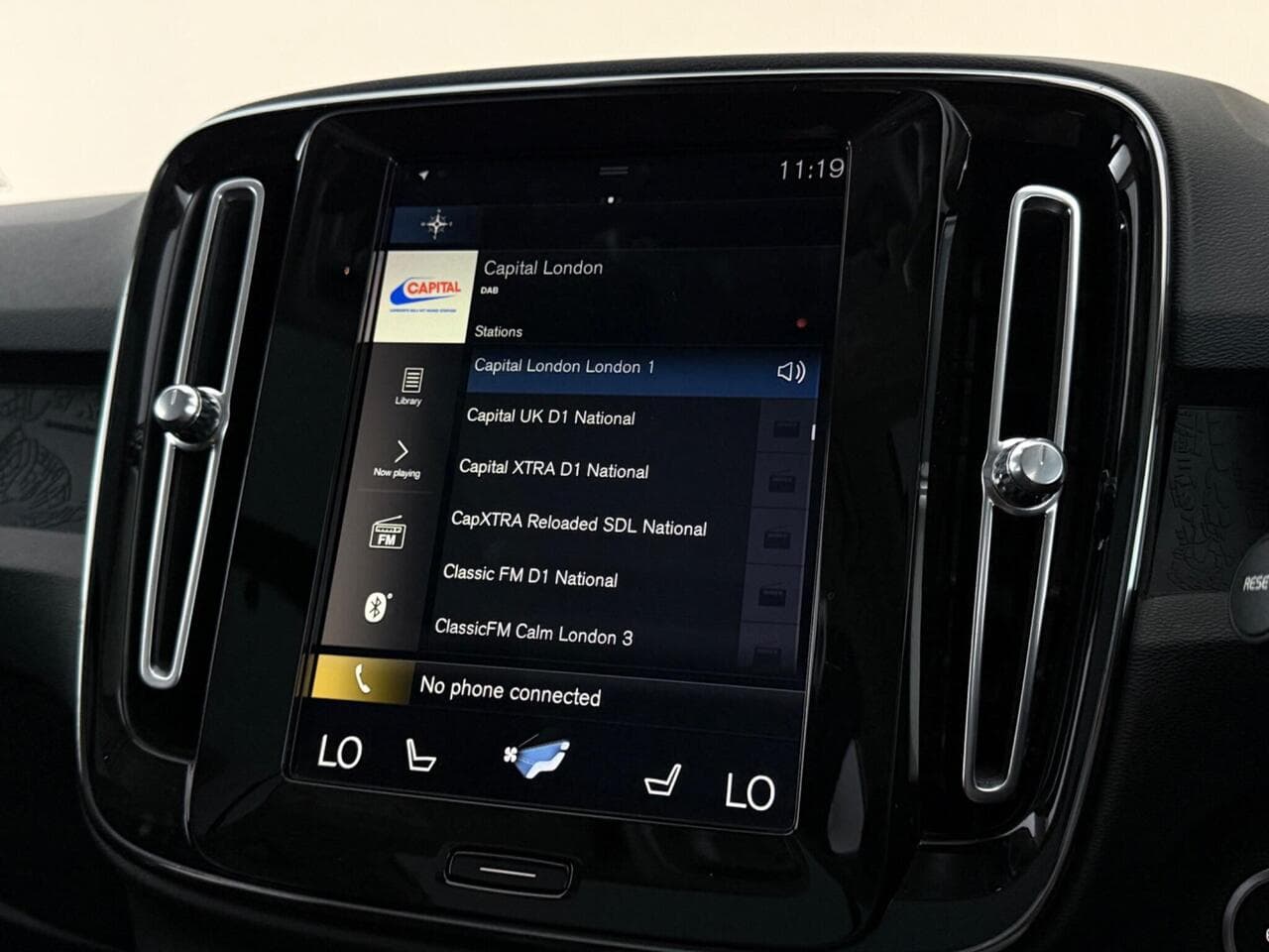 Volvo XC40 thumbnail Infotainment System