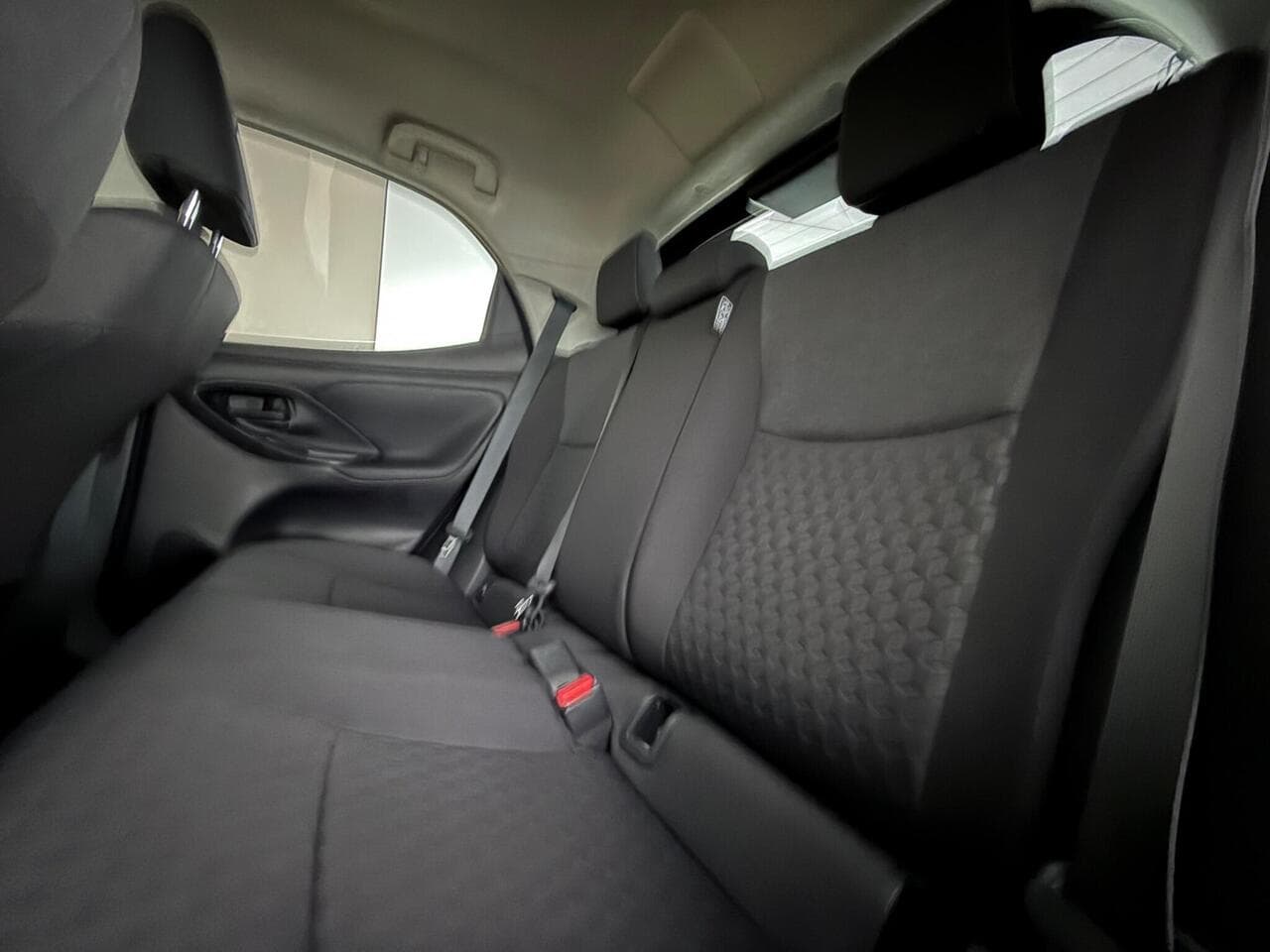 Toyota Yaris thumbnail Seats Rear